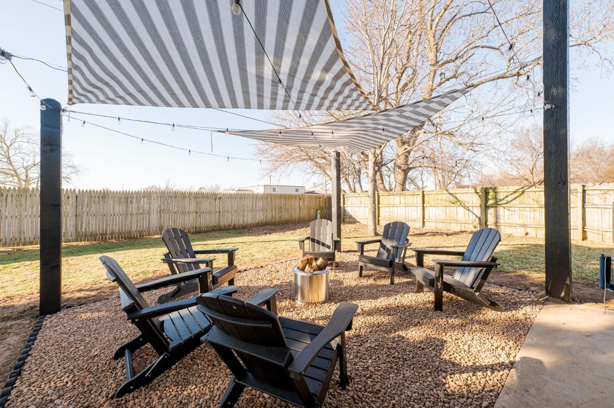 Retreat - Mins To Ou Fire Pit 3bd *